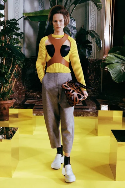 Look 15